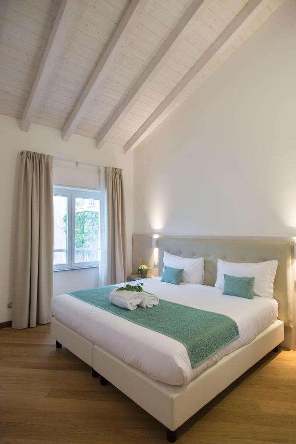 Hotel Ponti Angera Εξωτερικό φωτογραφία