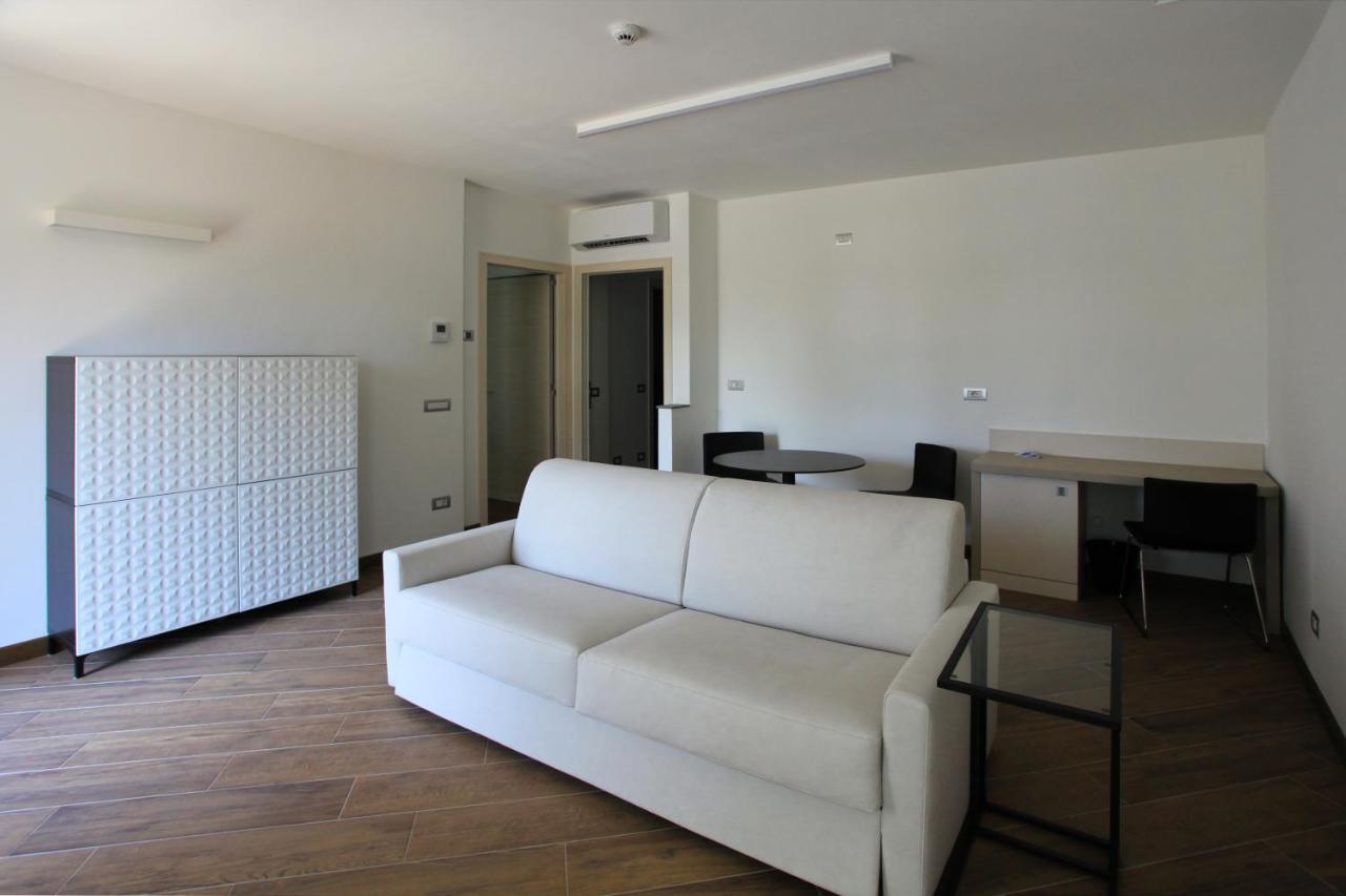 Hotel Ponti Angera Εξωτερικό φωτογραφία