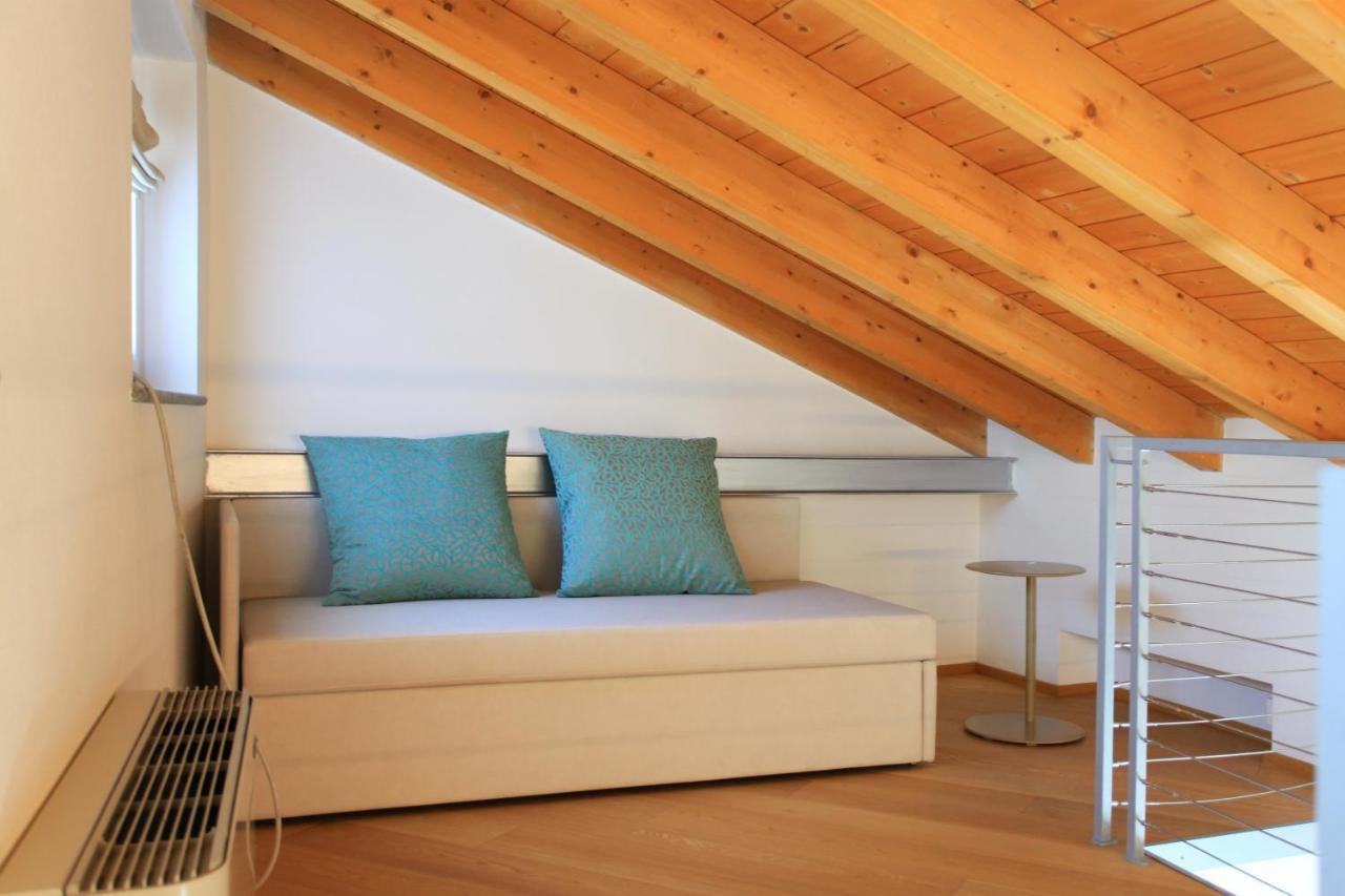 Hotel Ponti Angera Εξωτερικό φωτογραφία