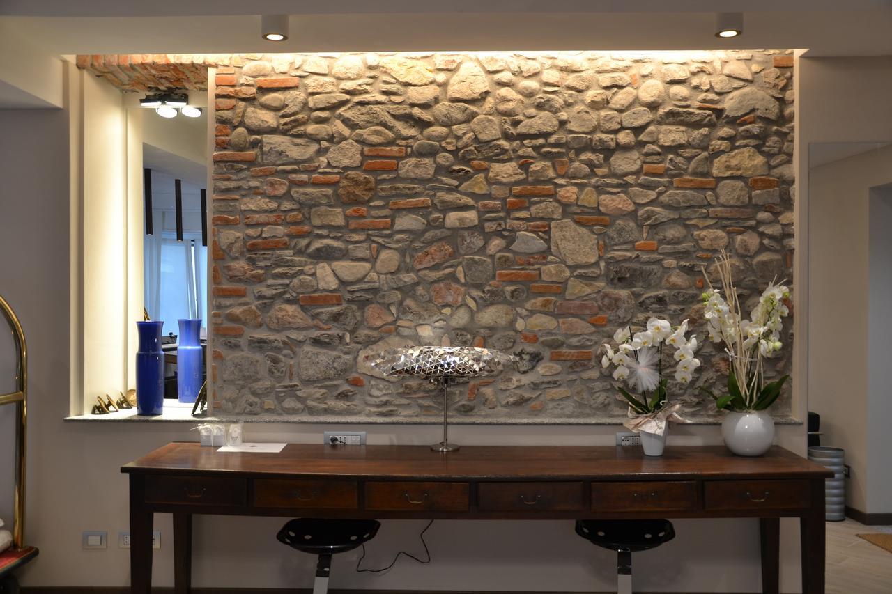 Hotel Ponti Angera Εξωτερικό φωτογραφία