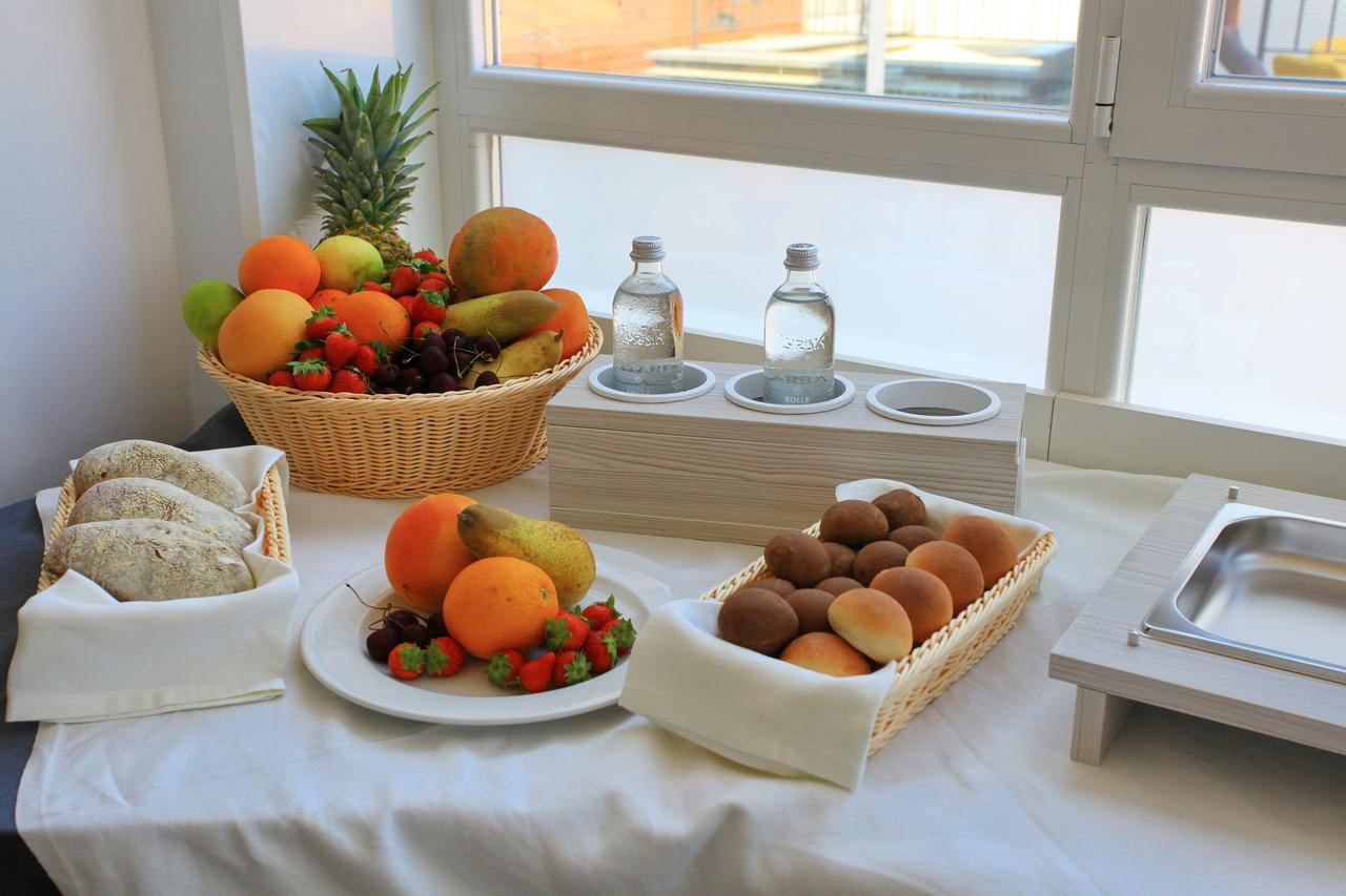 Hotel Ponti Angera Εξωτερικό φωτογραφία
