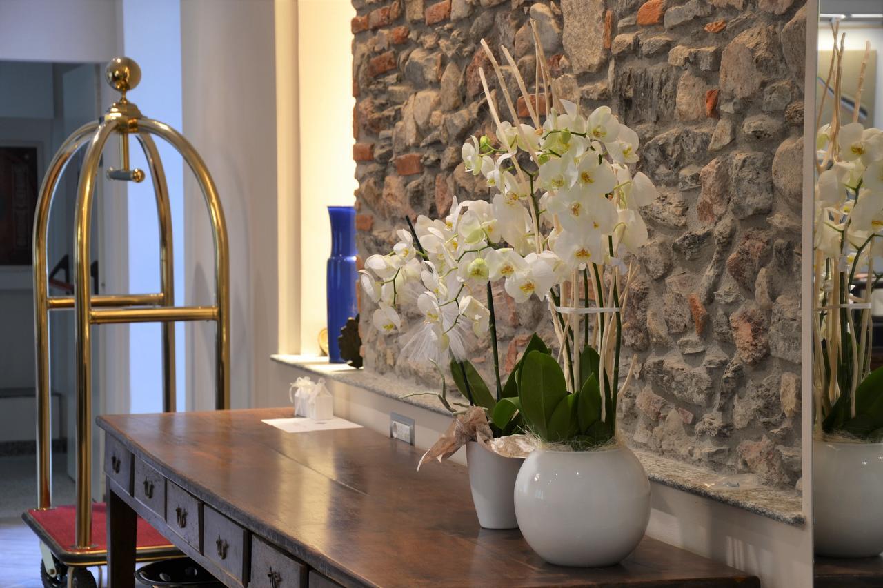Hotel Ponti Angera Εξωτερικό φωτογραφία