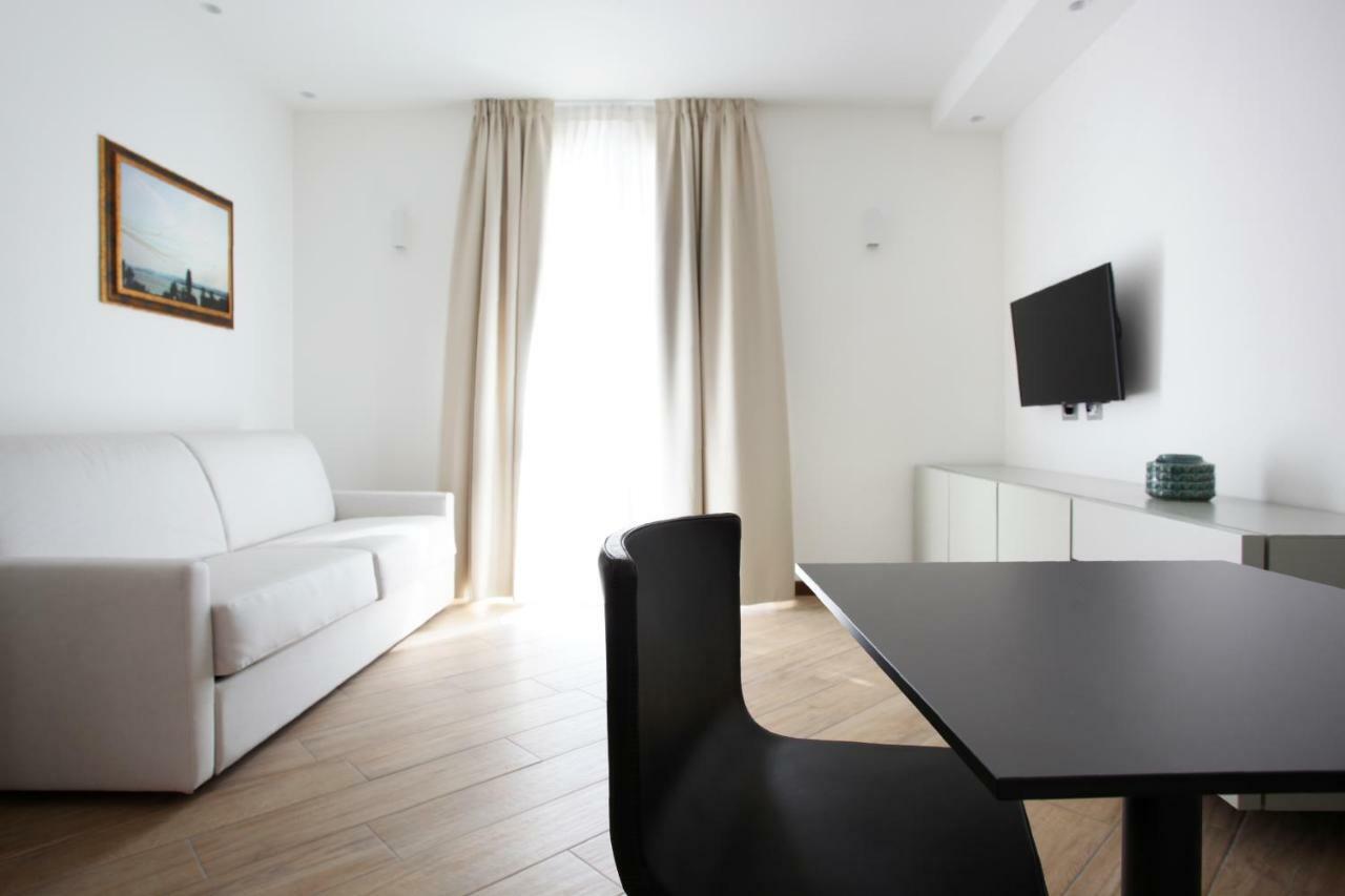 Hotel Ponti Angera Εξωτερικό φωτογραφία
